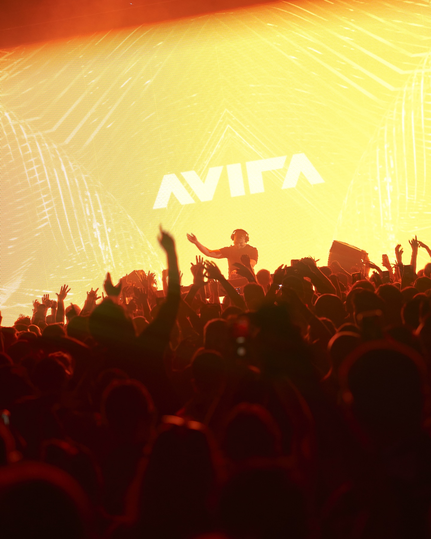 Avira performing live